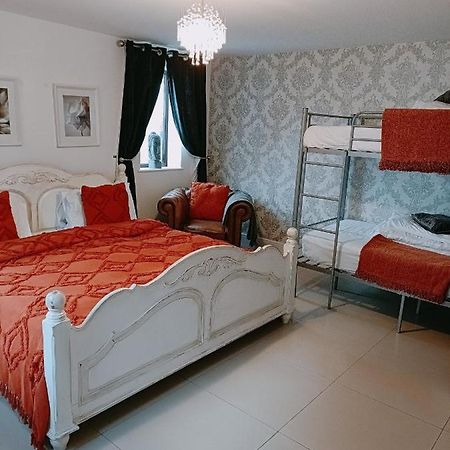 The White Dove Bed And Breakfast With Glamping Newark Showground Dış mekan fotoğraf