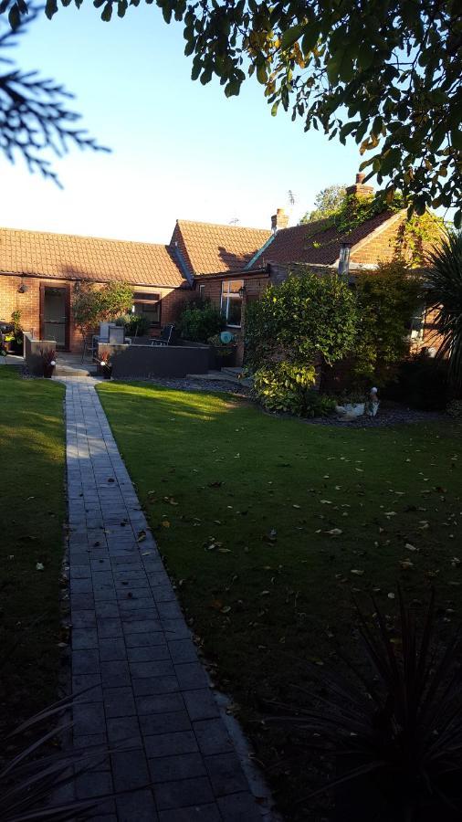 The White Dove Bed And Breakfast With Glamping Newark Showground Dış mekan fotoğraf