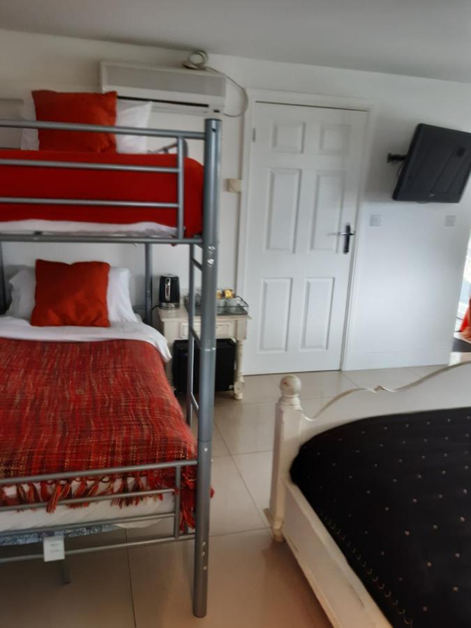 The White Dove Bed And Breakfast With Glamping Newark Showground Dış mekan fotoğraf